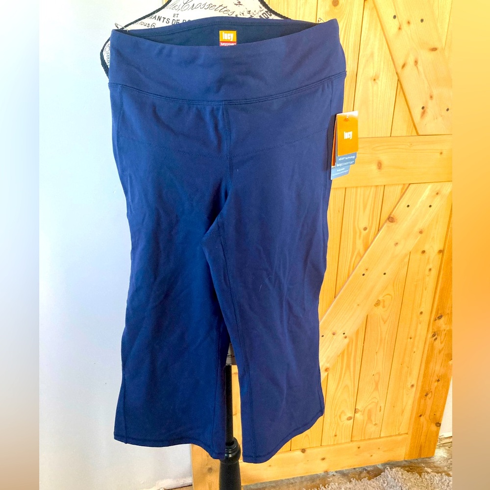 NWT Lucy Perfect Core Knee Crop Capri Yoga Active Pants Navy Medium HTF